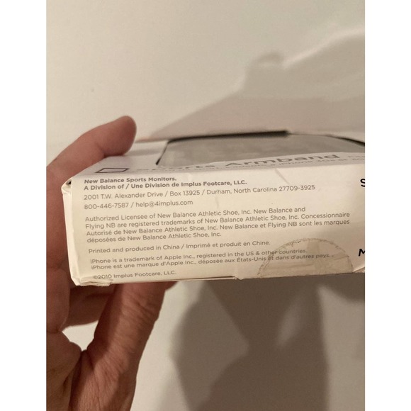 New Balance Sports Armband Case - 3G & 3GS Phone - Picture 4 of 4